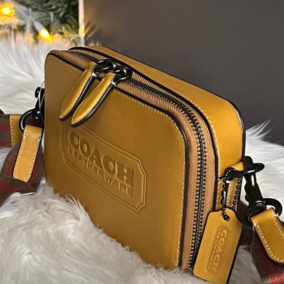 CC117 - Coach Charter Slim Crossbody with Coach Badge - Picture 4 of 13